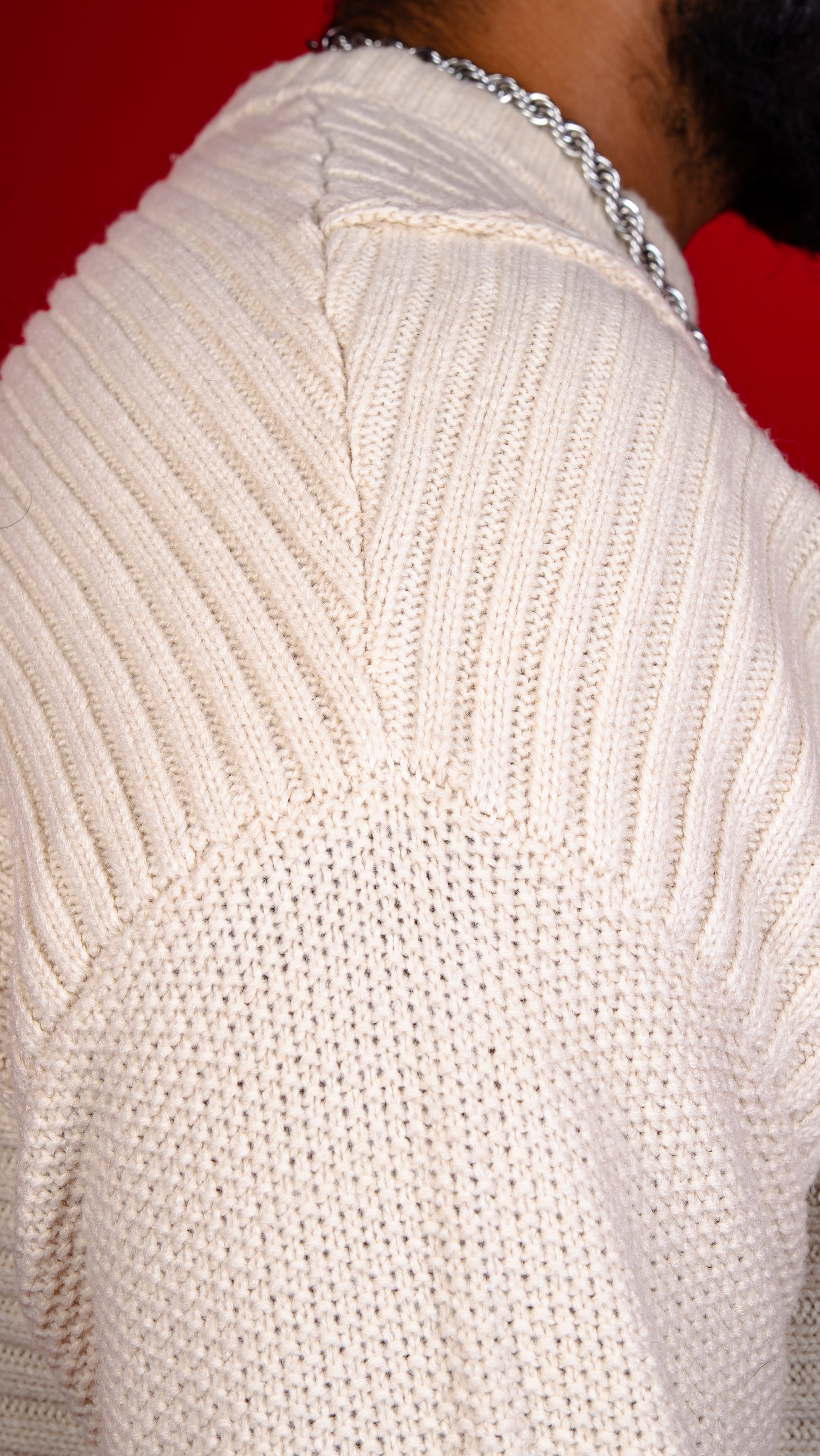 THE STATEMENT SWEATEE - OFF WHITE