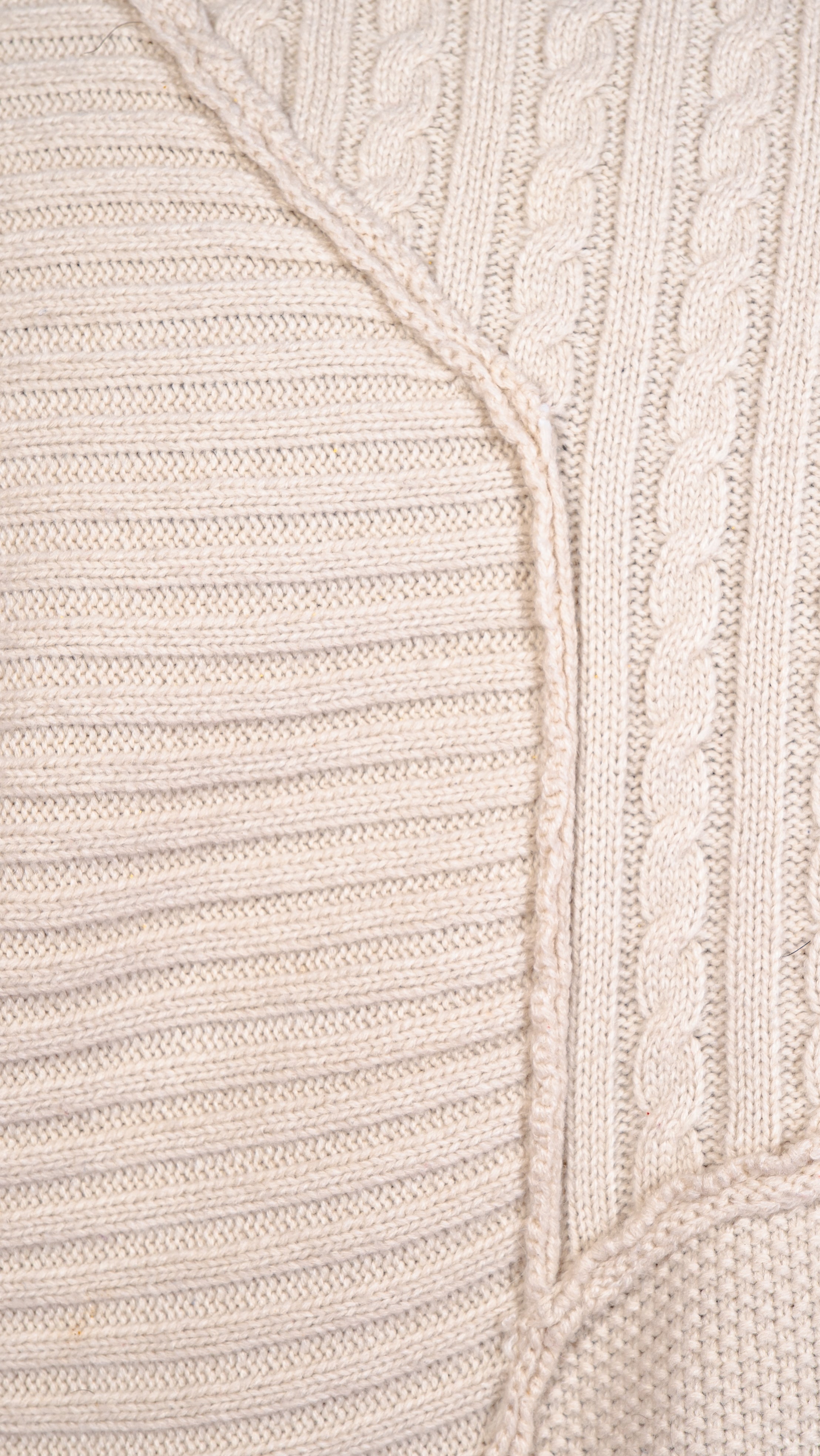 THE STATEMENT SWEATEE - OFF WHITE